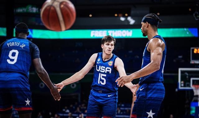 b体育app-里夫斯持续闪耀世界杯赛场，他的进步还未到尽头