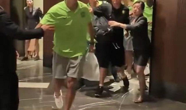 bty-0-6后怒怼球迷 36岁国安队长时隔10天致歉：极不理智，明天会踢好