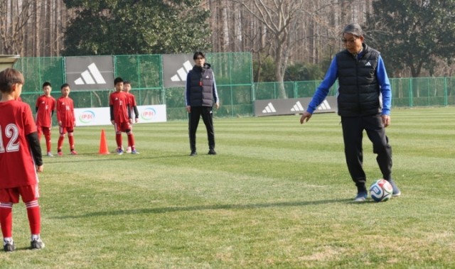 b体育app-“崇明六虎”！36岁吕文君退役转型当教练，随海港四夺中超冠军