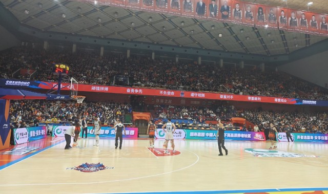 齐鲁德比：山东篮球最纯粹的底色|青岛市|山东队|张北海|济南|球迷_新浪体育_新浪新闻