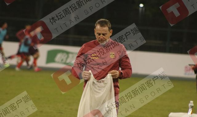 b体育下载-国青先报名单再做终极定夺 26-3抢票悬念几何？