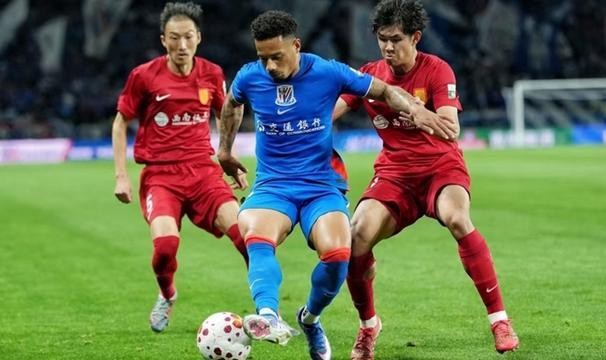 b体育-申花半场进两球追平重庆铜梁龙，但坏消息是下轮可能只剩一名外援可战
