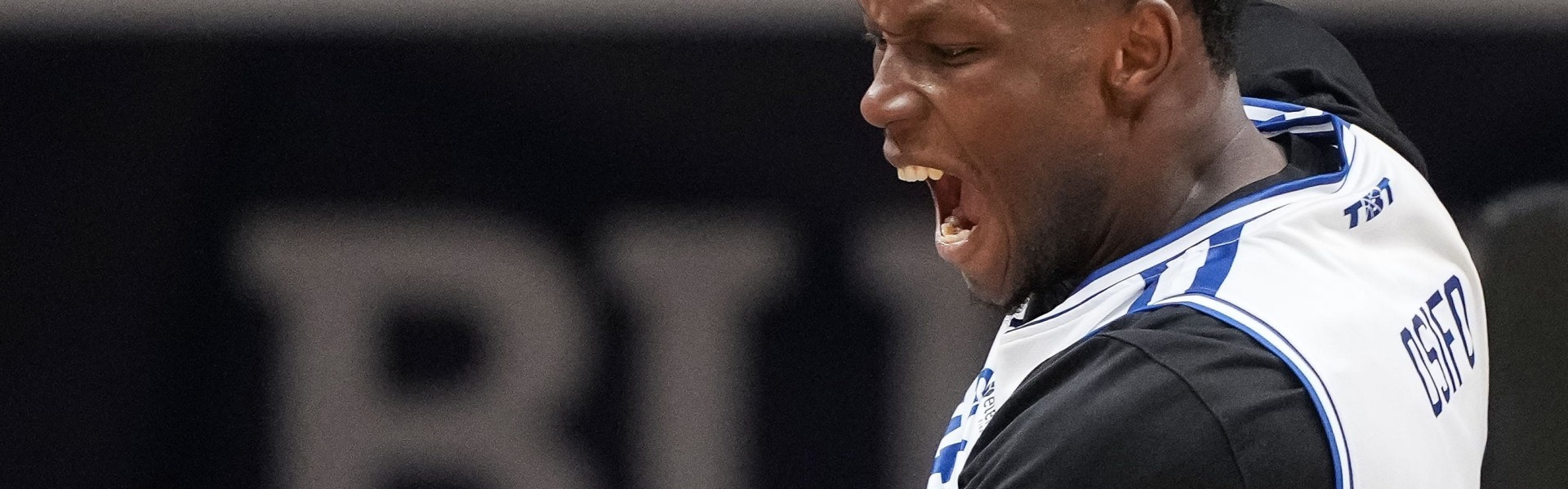 b体育官网-马刺正式签约锋线奥西福 球队21人阵容满员