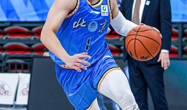 许利民:最后没叫暂停是布置好的 希望在对手防守没落位时发动进攻