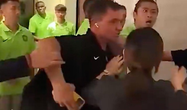 国安0-6后怒怼球迷！董事长开会反思 媒体人：想起一个愚蠢的球员