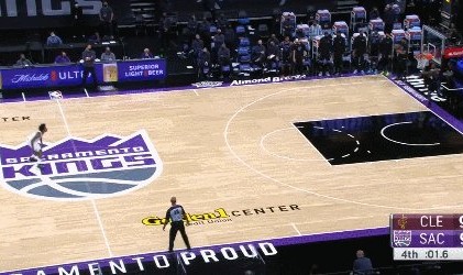 b体育官网-1.6秒极限操作！福克斯后场长传 巴恩斯一击必杀